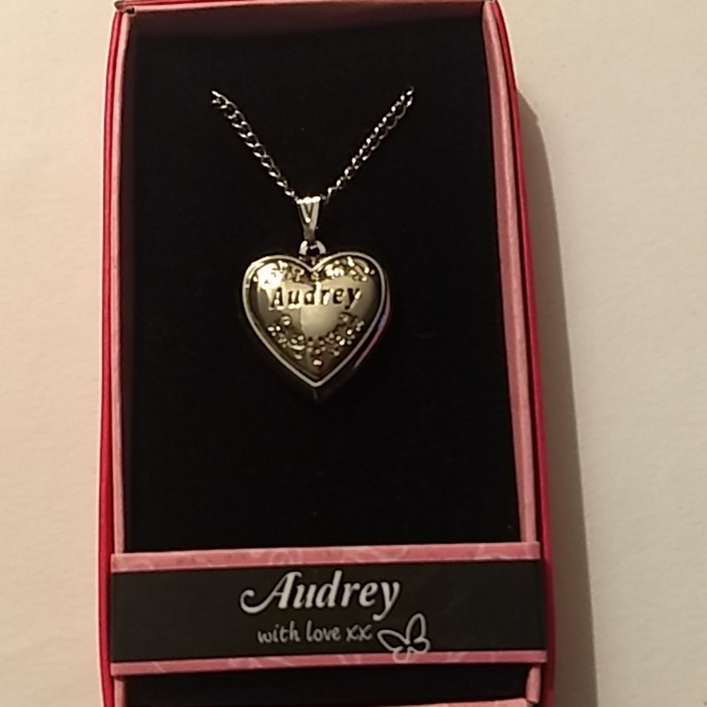 Love Locket - Audrey